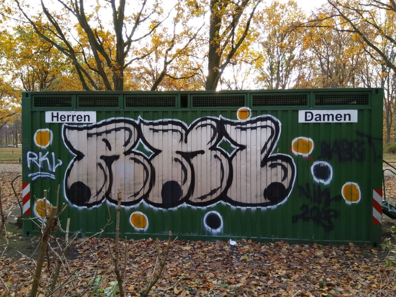 Graffiti Wall in Berlin - Photo by nik - rkl, nik, area (2018)