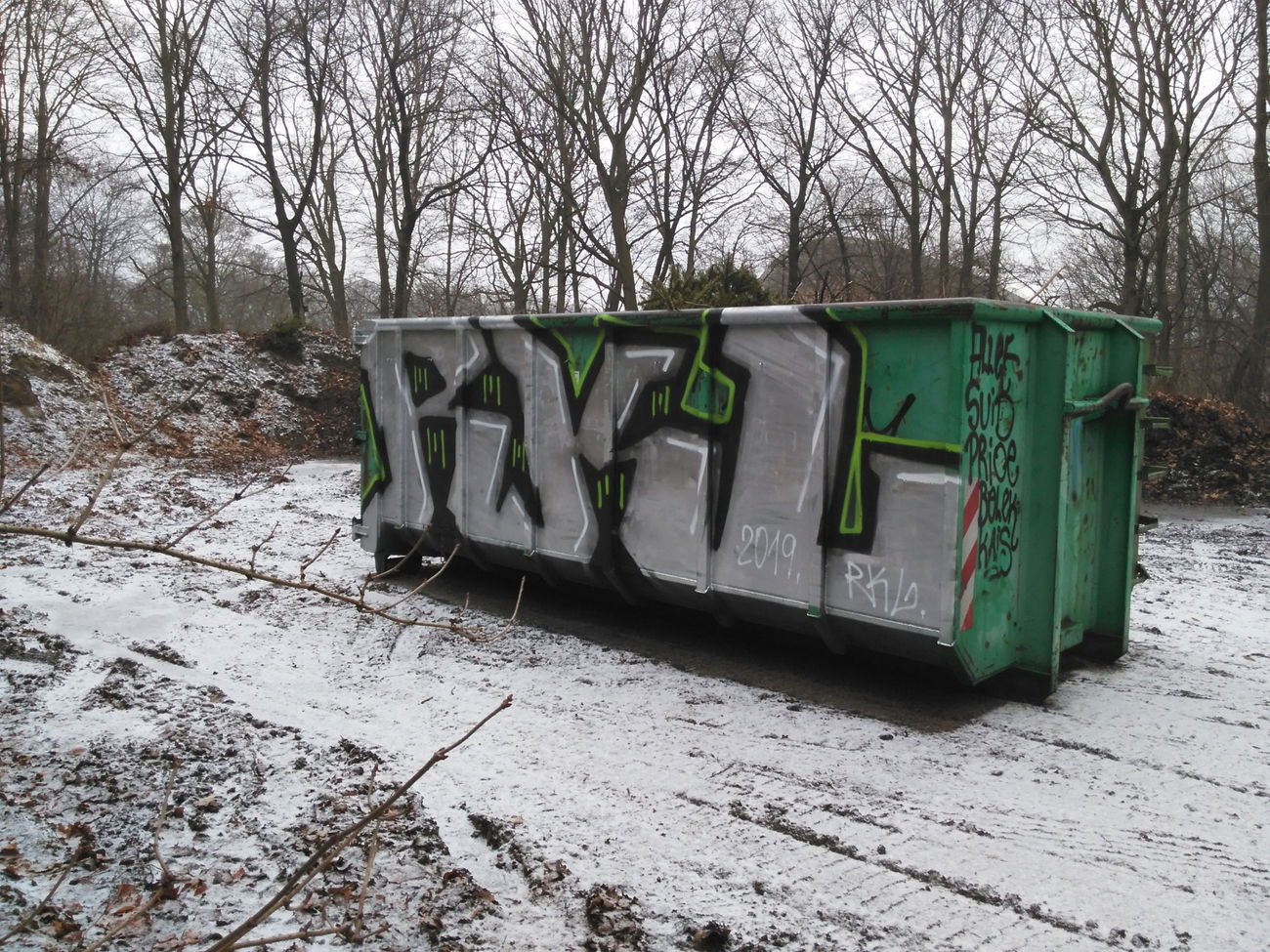 Graffiti Wall in Berlin - Photo by nik - rkl, berlin, nik (2019)