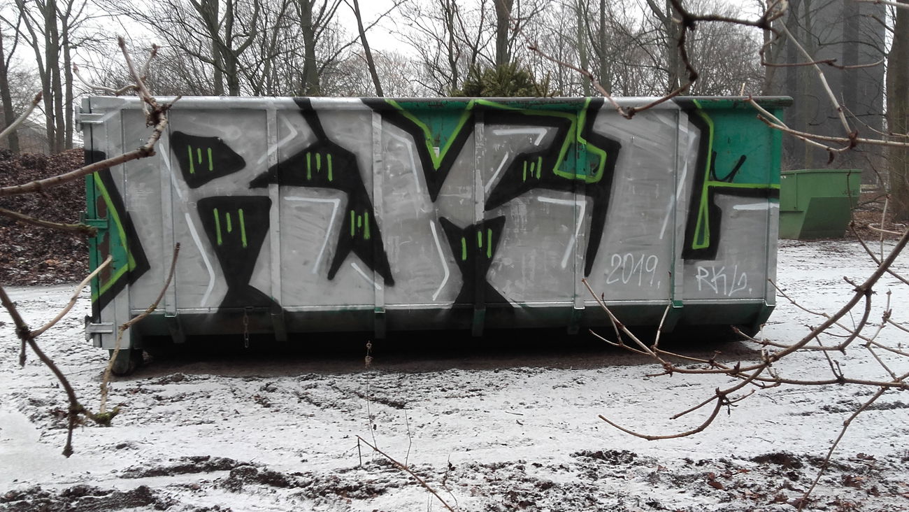 Graffiti Wall in Berlin - Photo by nik - rkl, berlin, nik (2019)