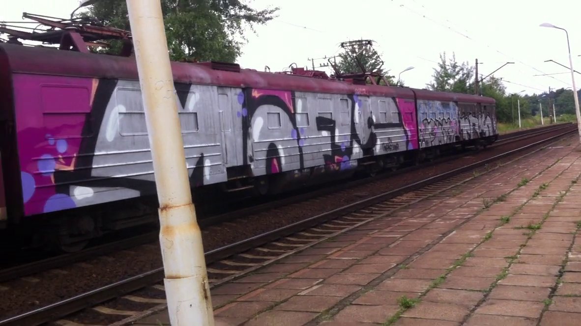 Graffiti Train - Photo by nike1984 - MOFS (2014)