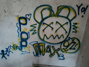 Graffiti Wall - Photo by nikoM