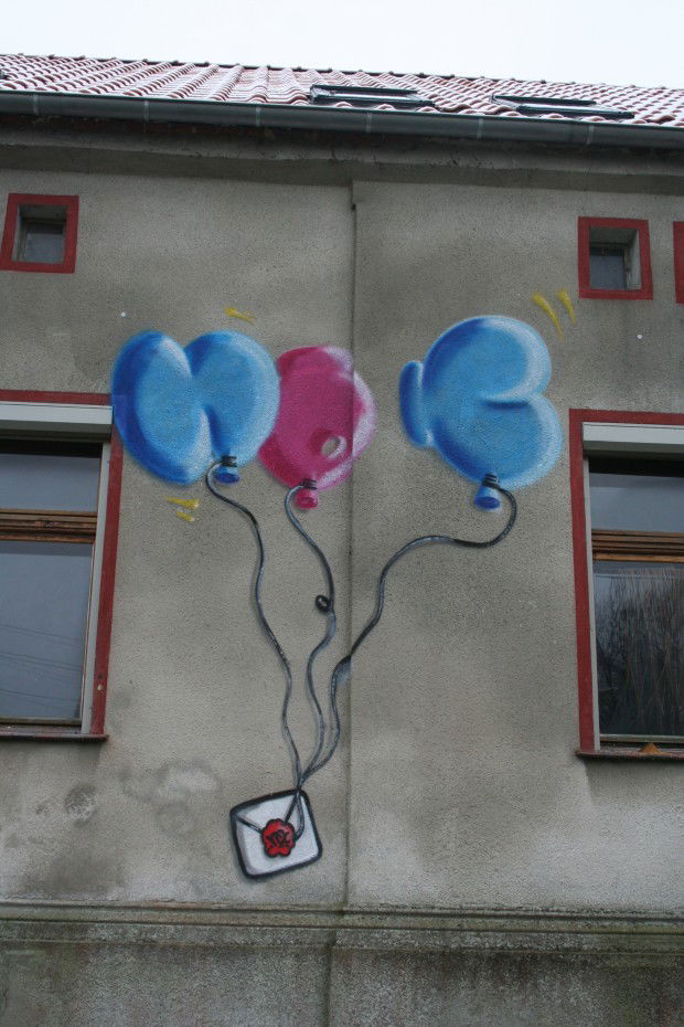 Graffiti Wall in Letschin - Photo by noc - noc, ballon, bubble (2012)