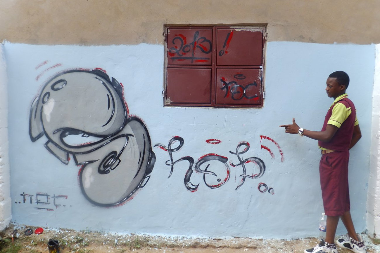 Graffiti Wall in Serrekunda - Photo by noc - noc, shop, afrika (2013)