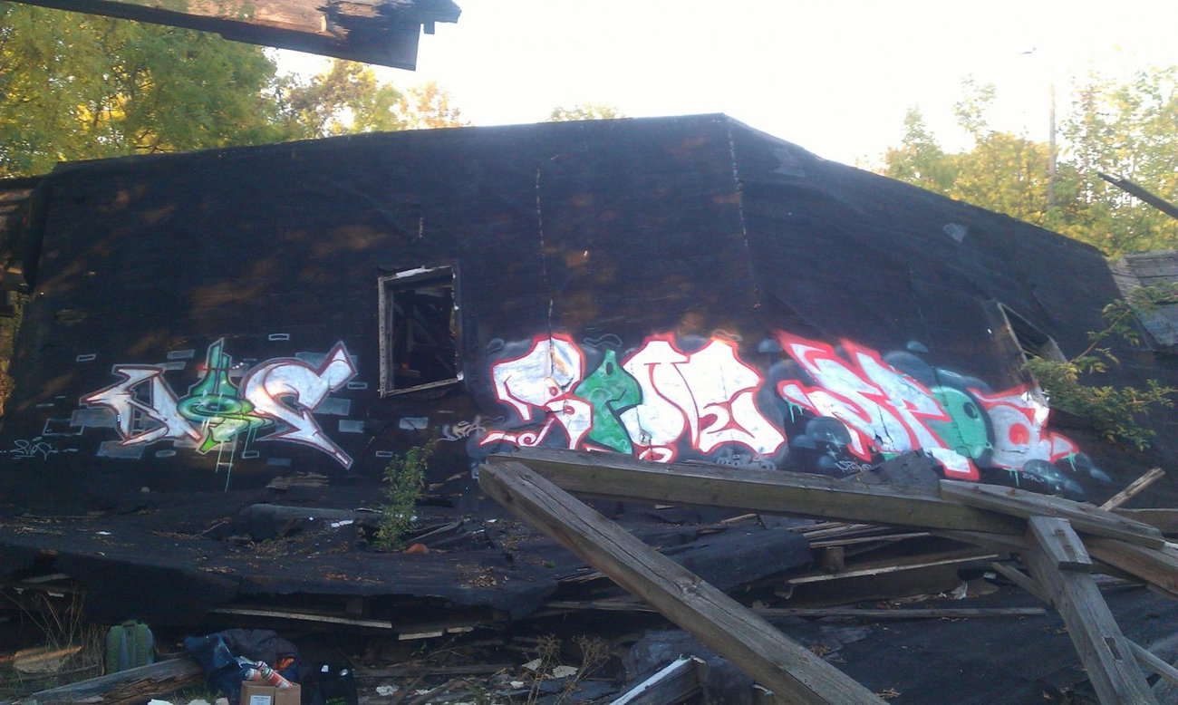 Graffiti Wall - Photo by noc - noc, bone, royal-bone (2014)