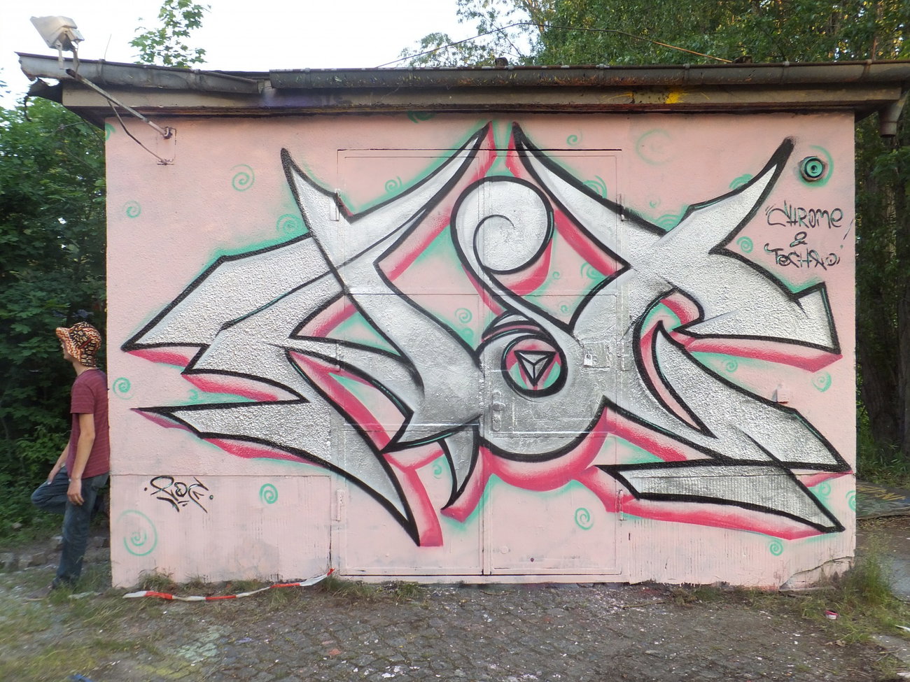 Graffiti Wall - Photo by noc - chrome, and, techno (2016)