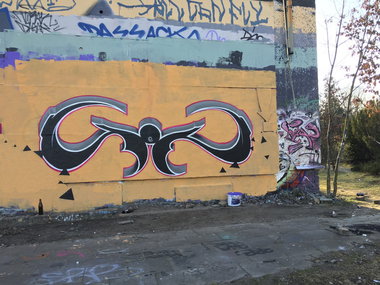 Graffiti Wall - Photo by noc