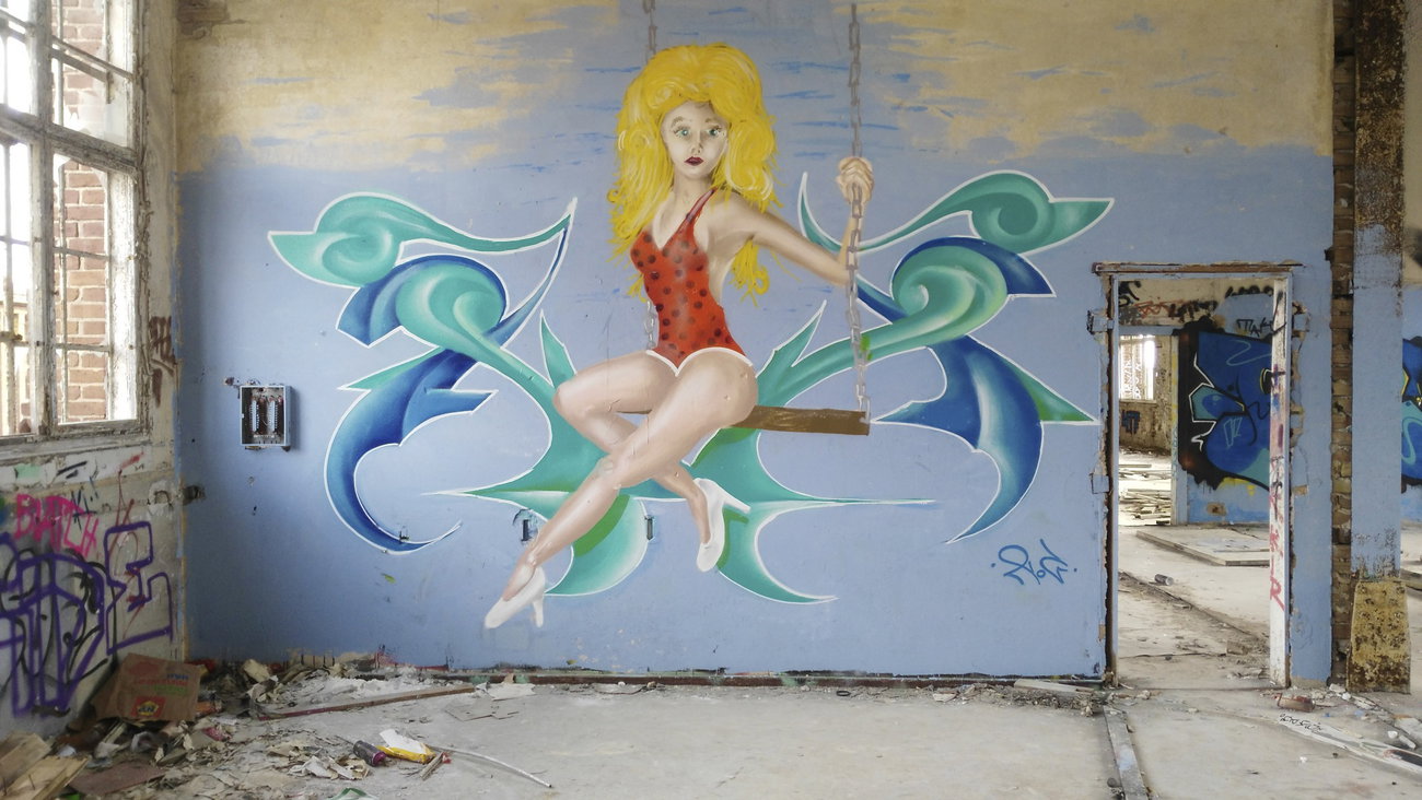 Graffiti Wall - Photo by noc