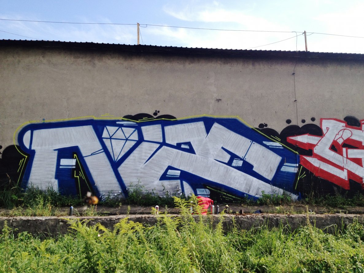 Graffiti Bombing - Photo by noize - noize