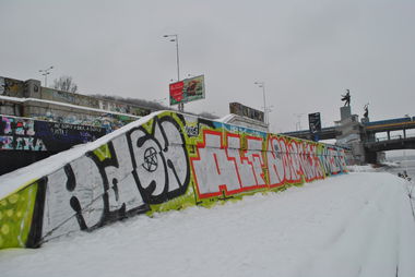 Graffiti Bombing in Киев - Photo by noizone - HDSH (2012)