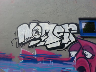 Graffiti Wall - Photo by nomer1