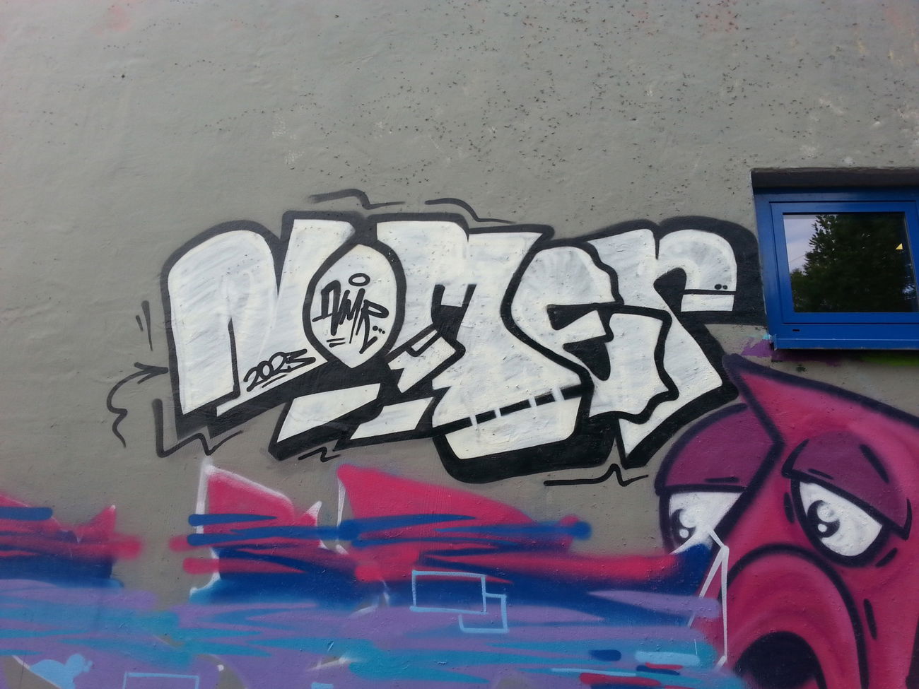 Graffiti Wall - Photo by nomer1