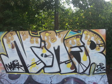 Graffiti Wall - Photo by nomer1