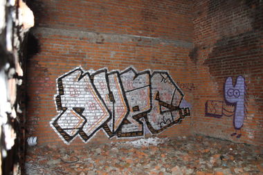 Graffiti Bombing in Tula - Photo by nope - nope