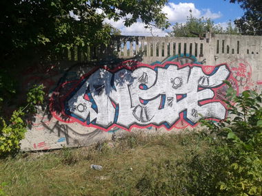 Graffiti Bombing - Photo by note - note