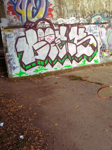 Graffiti Wall in Simferopol - Photo by note - die, crew, heans (2013)