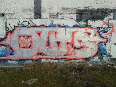 Graffiti Wall - Photo by note - note, outs, outside (2014)