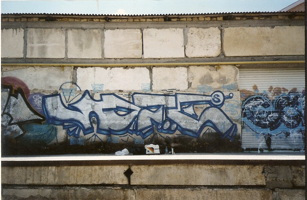 Graffiti Wall - Photo by note - Note, outs, outside (2014)