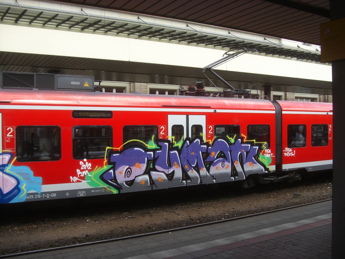 Graffiti Train - Photo by noxcuse3000plus