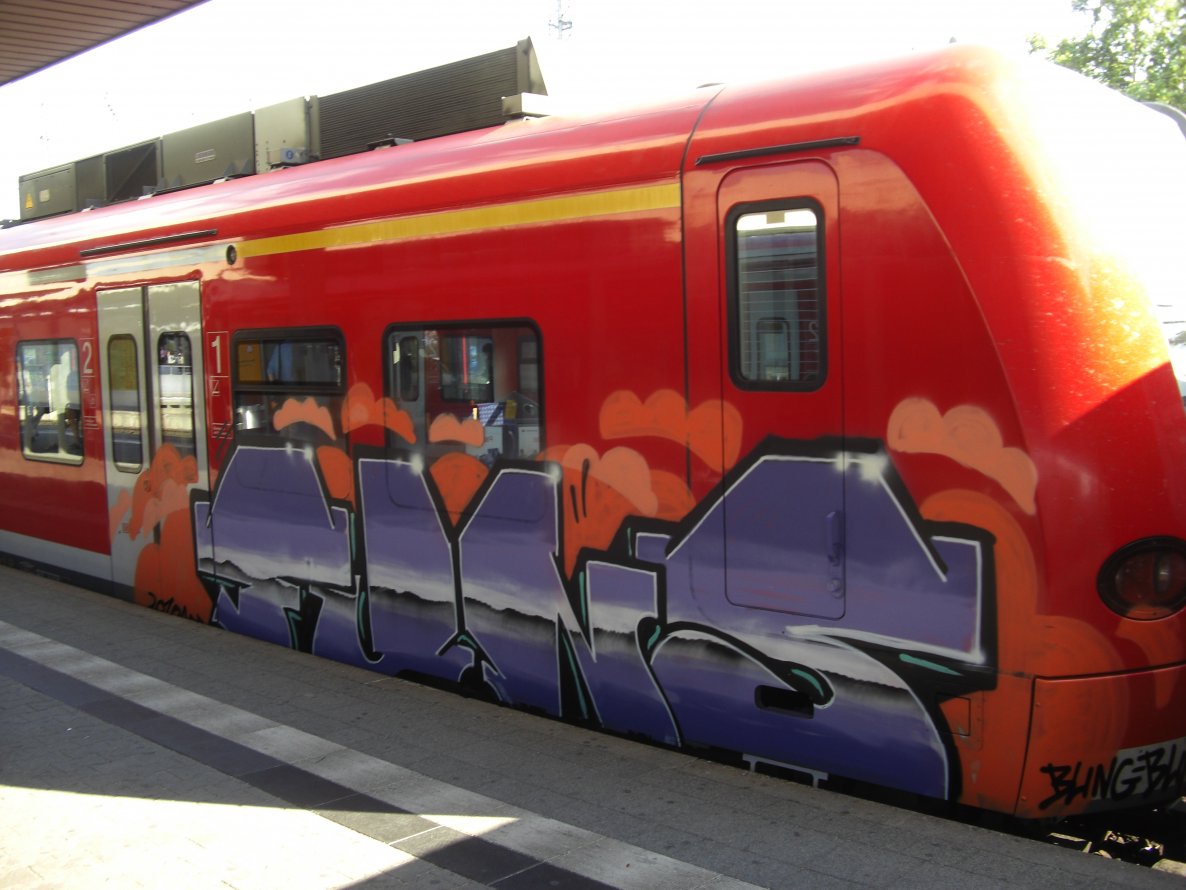 Graffiti Train - Photo by noxcuse3000plus