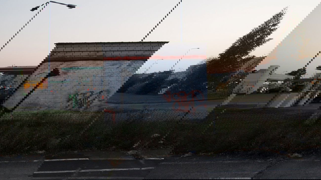 Graffiti Bombing in Warsaw - Photo by nuke - chrome, n, nuke (2014)