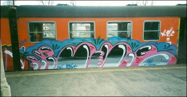 Graffiti Train in Warsaw - Photo by ohhgoodstuff - IMAGE