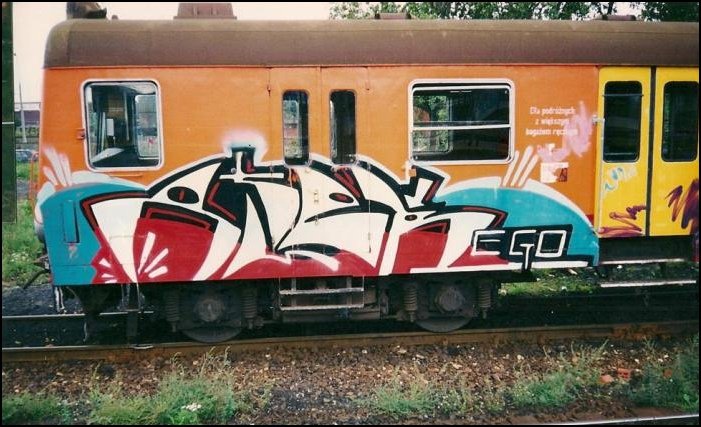 Graffiti Train in Warsaw - Photo by ohhgoodstuff
