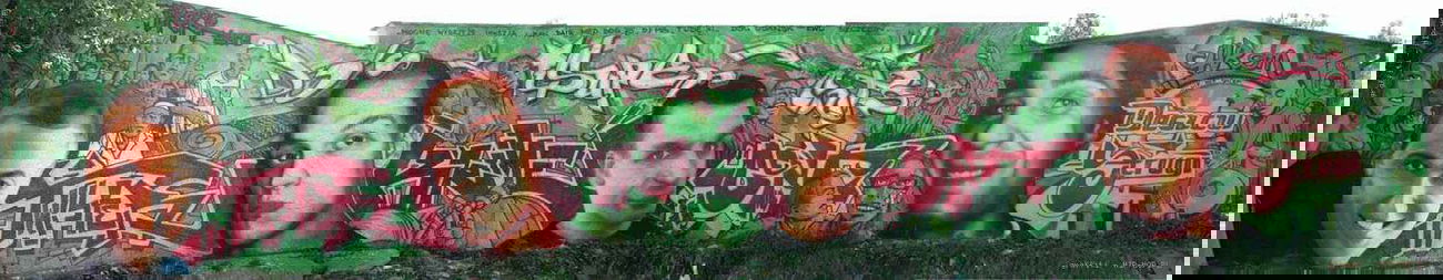 Graffiti Artwork - Photo by ohhgoodstuff