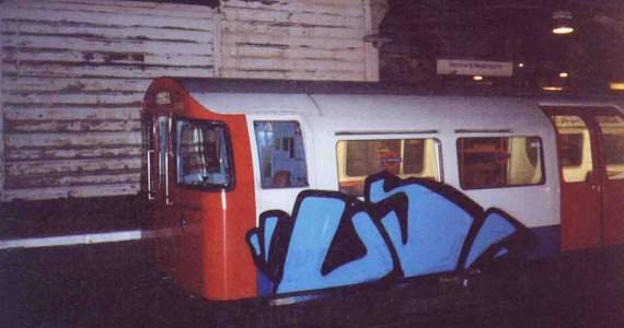 Graffiti Train in Kilsby - Photo by ohhgoodstuff - us, phyke