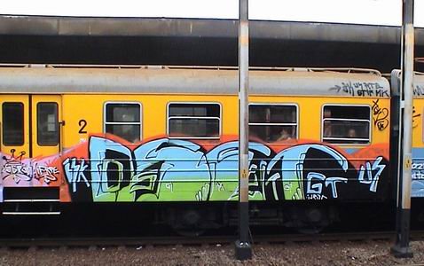 Graffiti Train - Photo by ohhgoodstuff - oset, isk, gt