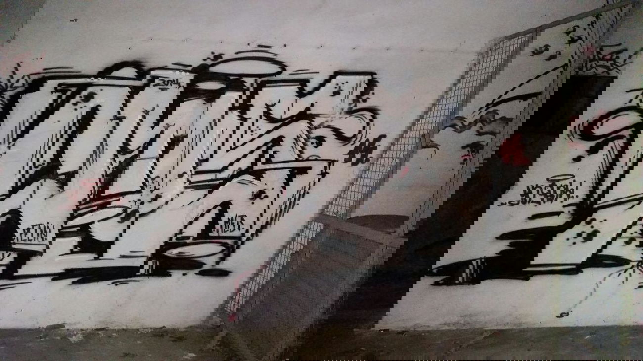 Graffiti Wall in Pula - Photo by okayone (2014)