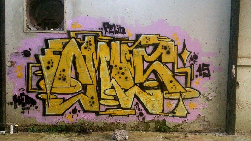 Graffiti Wall - Photo by okayone (2015)