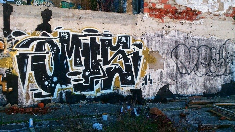 Graffiti Wall - Photo by okayone (2014)