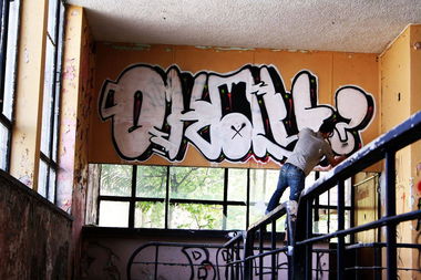 Graffiti Bombing - Photo by okayzor - okay, graffiti.paint, white (2013)