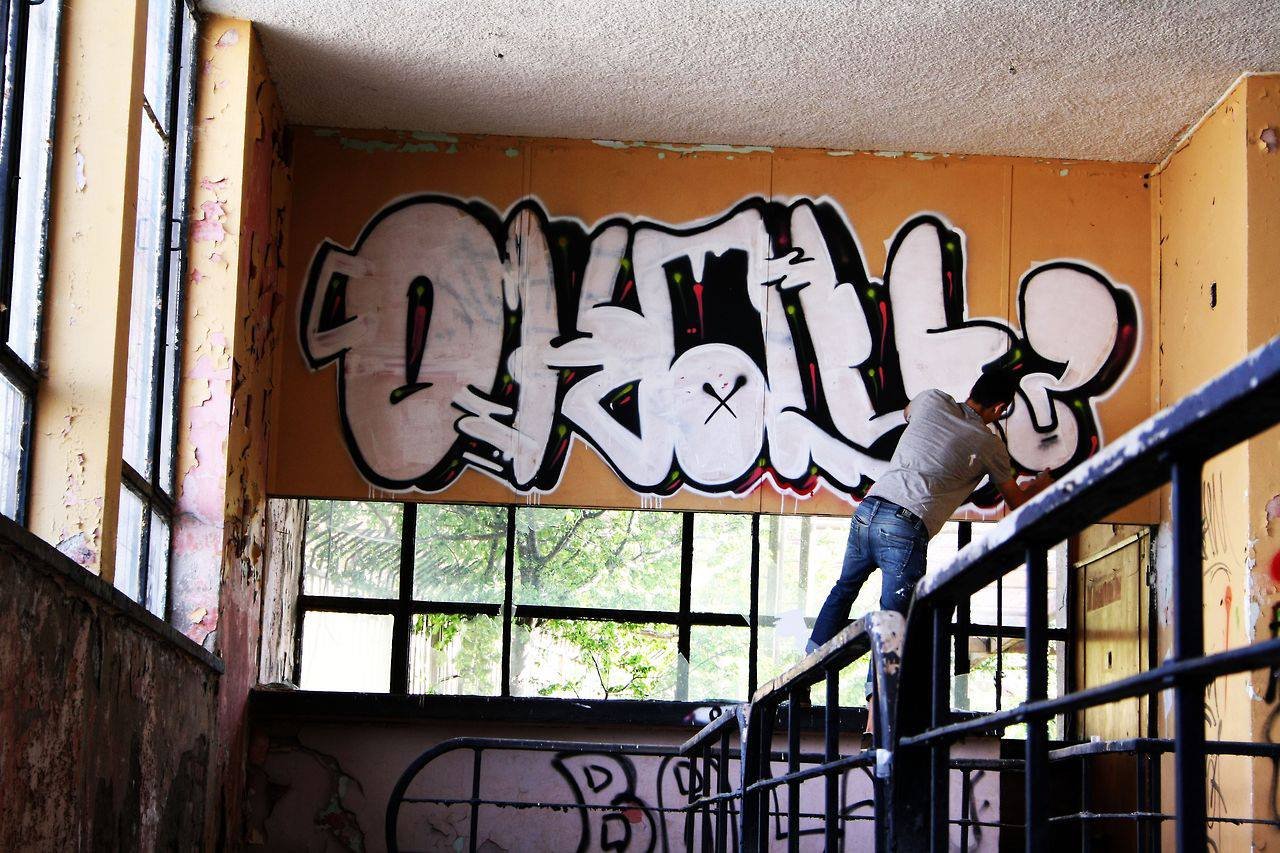 Graffiti Bombing - Photo by okayzor - okay, graffiti.paint, white (2013)
