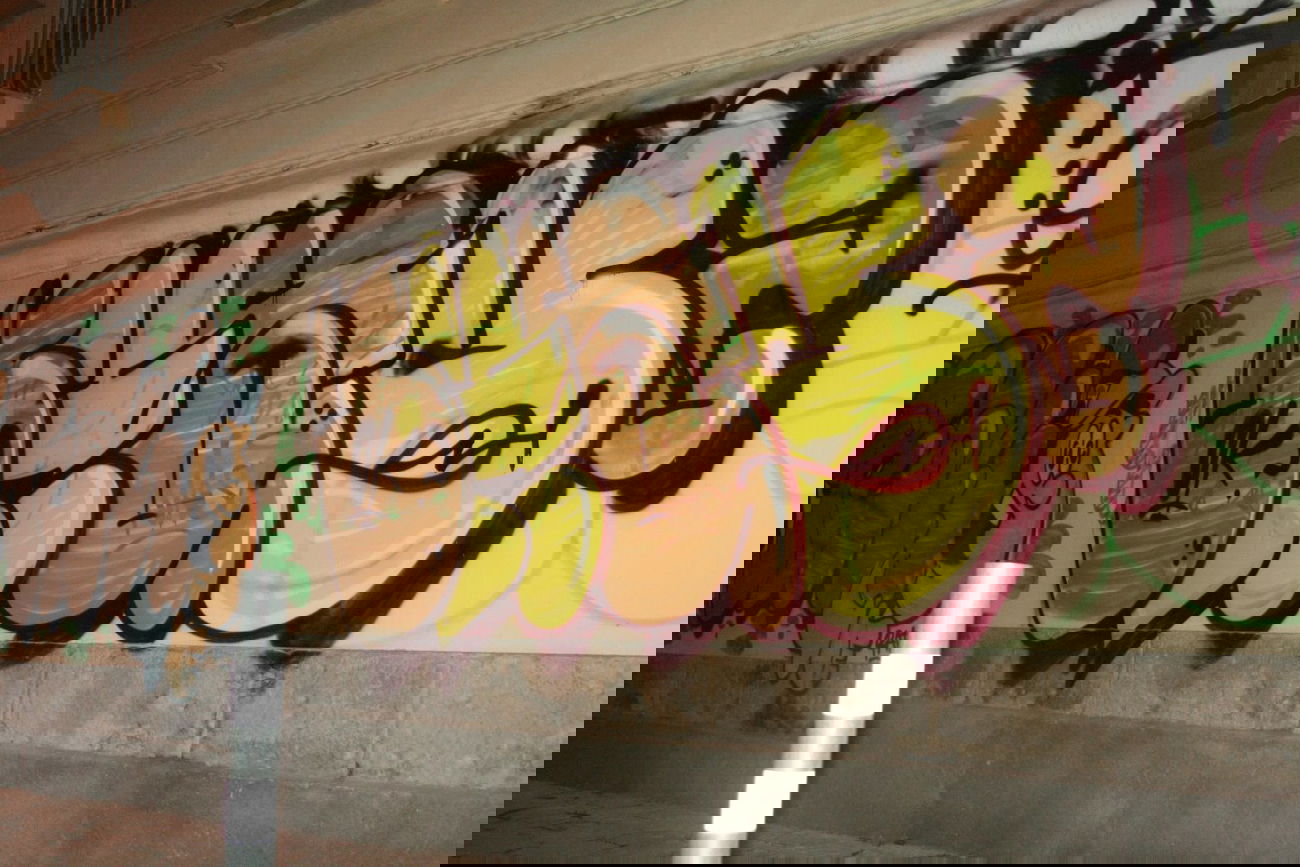 Graffiti Bombing - Photo by okayzor - graffiti, throwup, okay (2013)