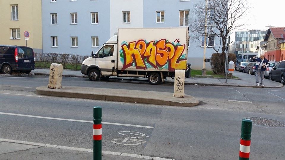 Graffiti Bombing in Wien - Photo by okeey - Konsol