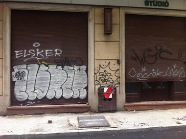 Graffiti Bombing - Photo by okeey