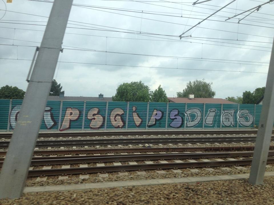 Graffiti Bombing in Linz - Photo by okeey - Gips, Dias, linz (2014)