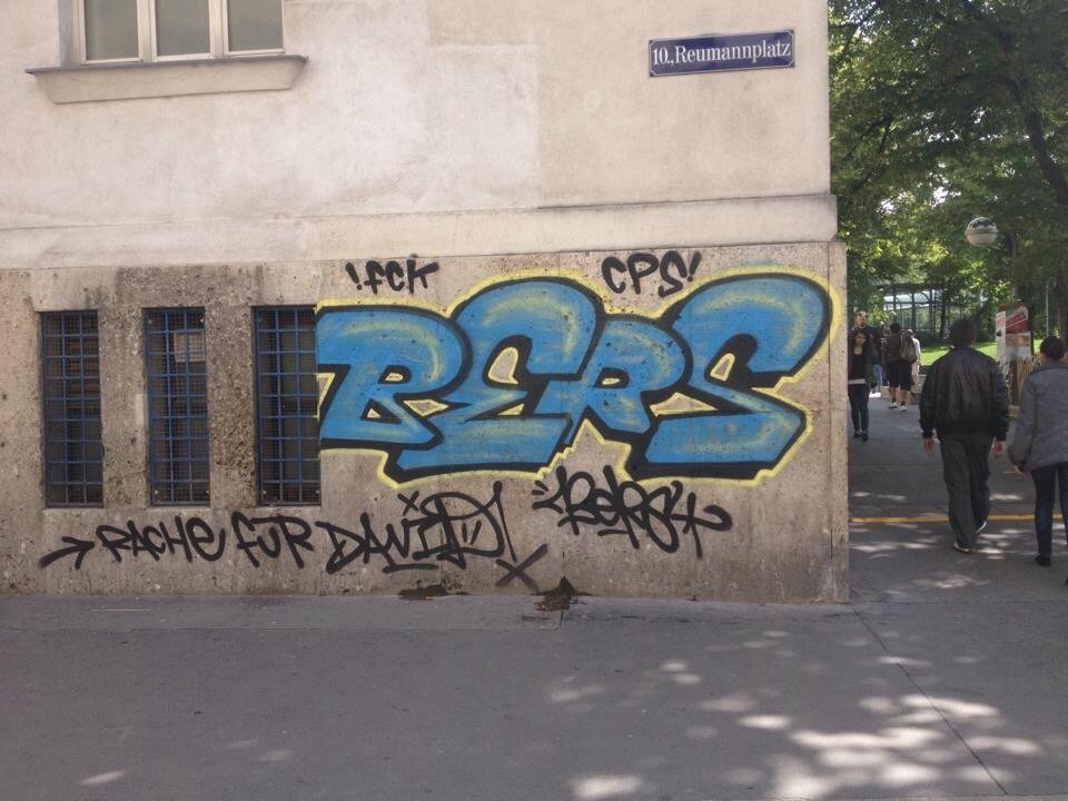 Graffiti Bombing in Wien - Photo by okeey - Bers, FCKCPS, Streetbombing (2014)