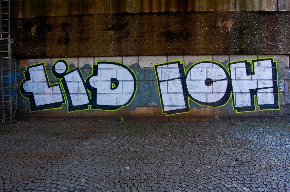 Graffiti Bombing - Photo by okeey - Lid, Ich