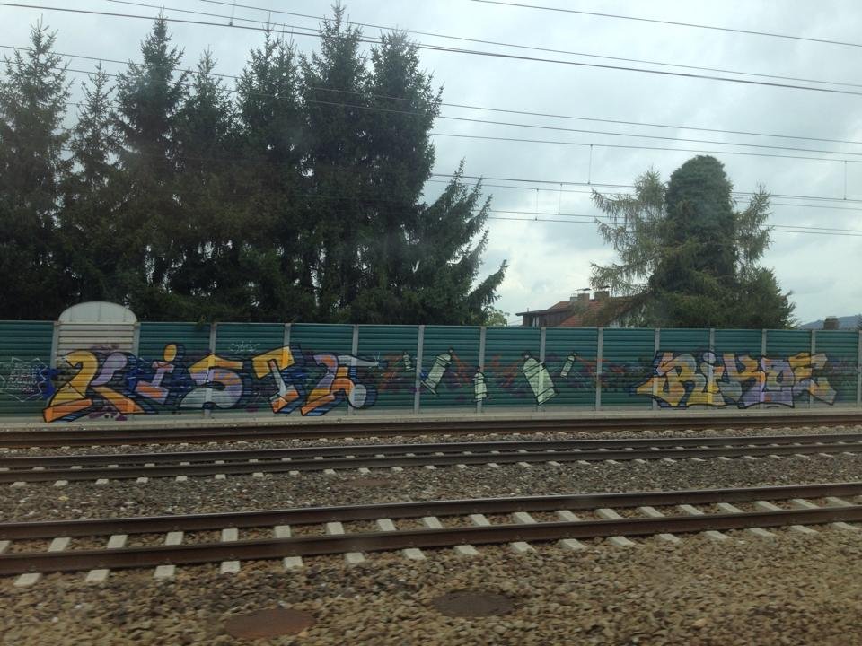 Graffiti Bombing in Linz - Photo by okeey - Kiste, Rikoe, Line (2014)