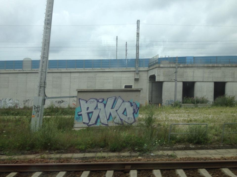 Graffiti Bombing in Linz - Photo by okeey - Riko, Rikoe, Line (2014)