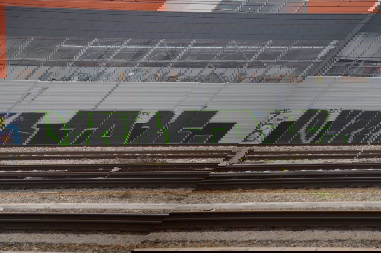 Graffiti Bombing in Wien - Photo by okeey - Lozer, TD2F, Line (2014)