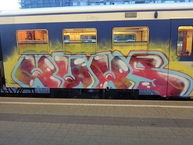 Graffiti Train in Wien - Photo by okeey - Trainbombing, Wien, Vienna (2014)