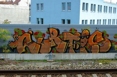 Graffiti Bombing in Austria - Photo by okeey - curtis, Line, Wien