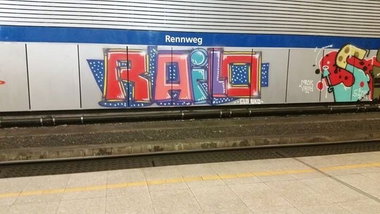 Graffiti Bombing in Wien - Photo by okeey - Railo, Line, Wien (2014)
