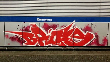 Graffiti Bombing in Wien - Photo by okeey - Broke, Line, Wien (2014)