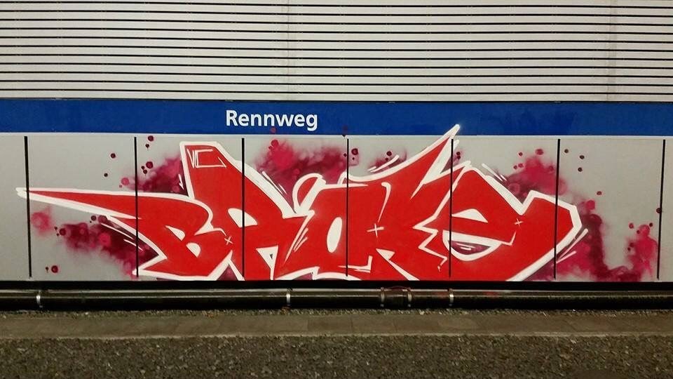 Graffiti Bombing in Wien - Photo by okeey - Broke, Line, Wien (2014)