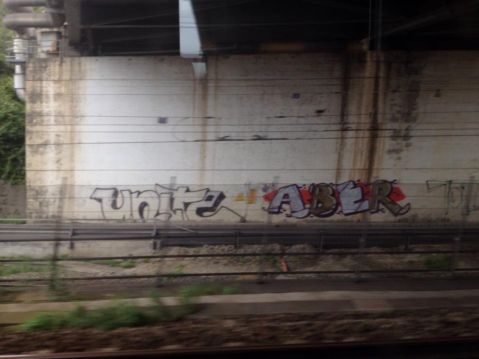 Graffiti Bombing in Linz - Photo by okeey - Unite, Aber, Linz (2014)