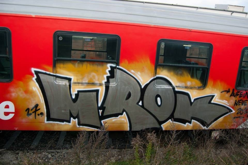 Graffiti Train in Wien - Photo by okeey - Mrok